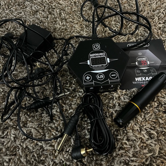 Tattoo Kit with Ink Set and Guide - Picture 9 of 10